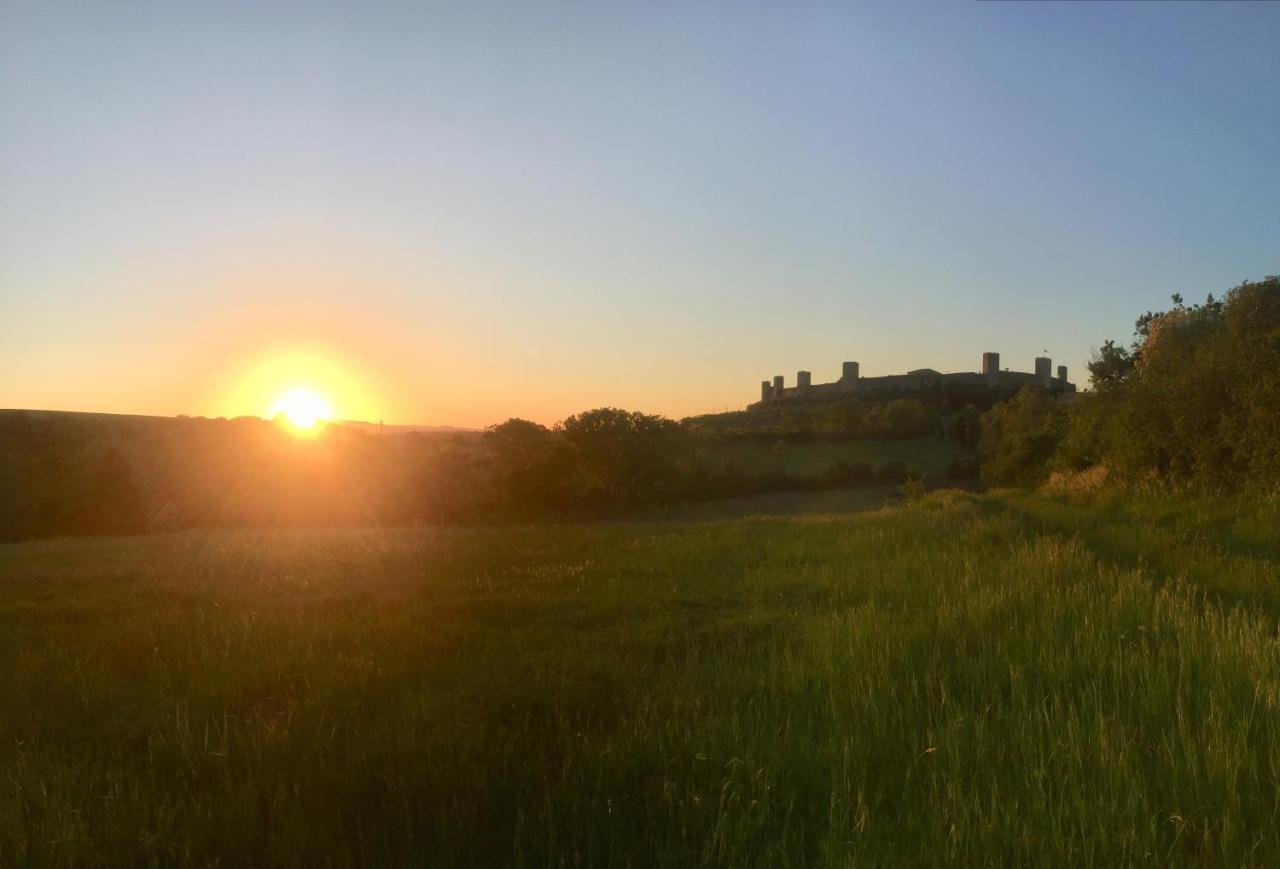 Monteriggioni Castello Villa ภายนอก รูปภาพ