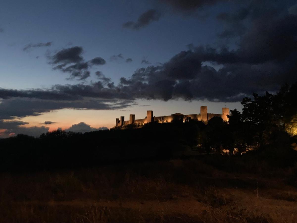Monteriggioni Castello Villa ภายนอก รูปภาพ